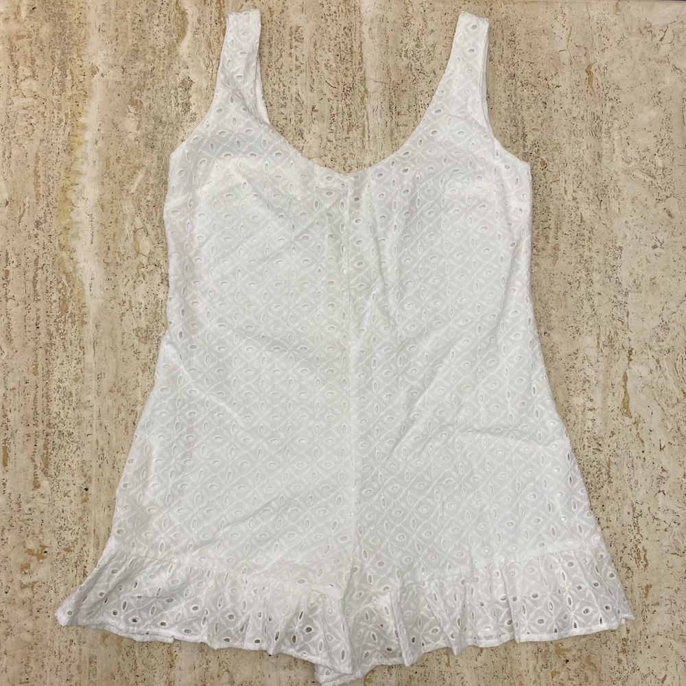 Gianni Bini white eyelet romper size XS cotton and satin lined